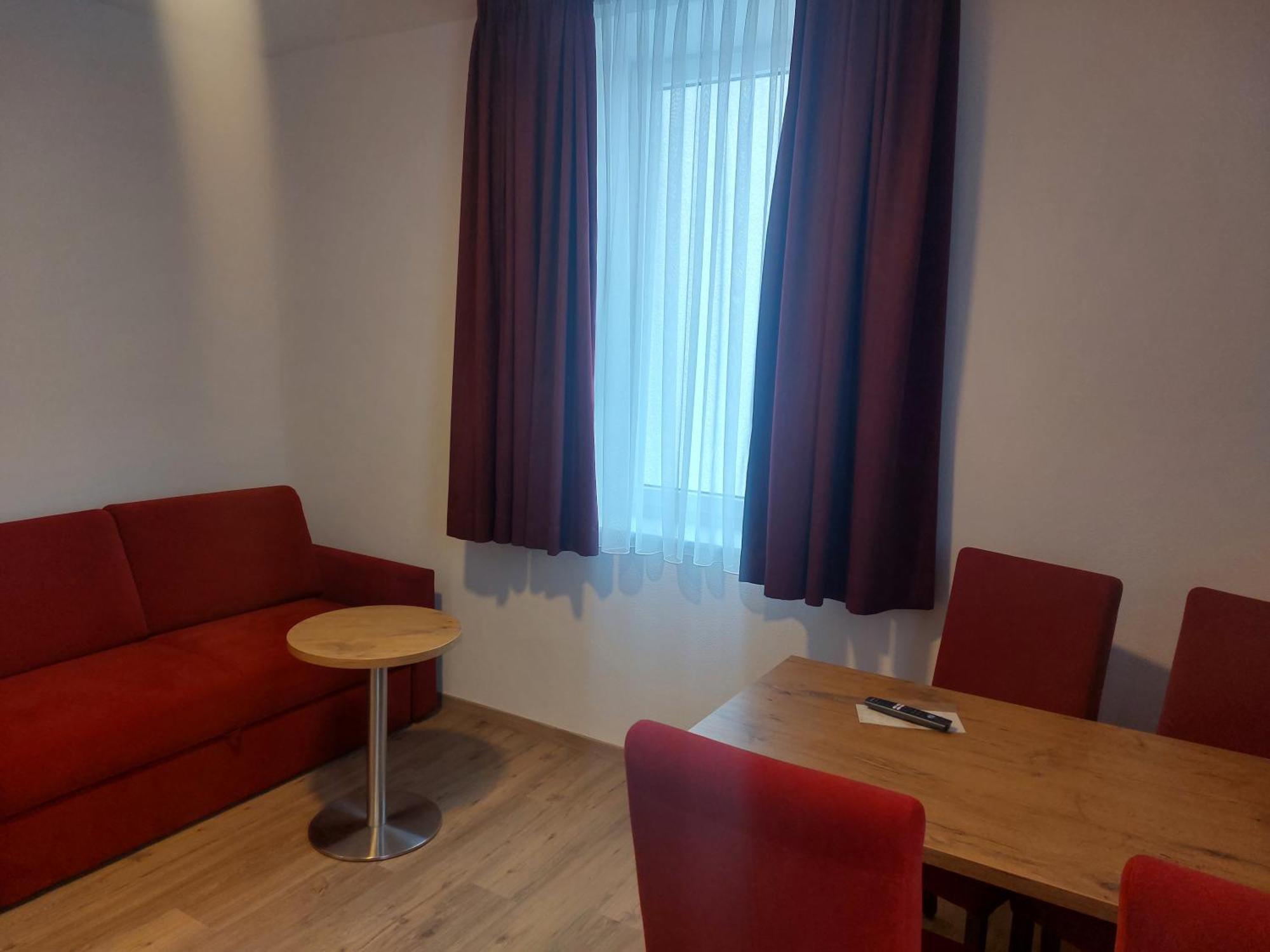 Hotel Stern Gersthofen Exteriör bild