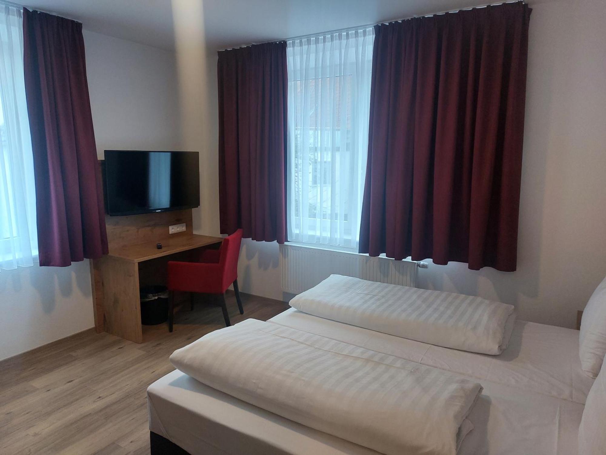Hotel Stern Gersthofen Exteriör bild