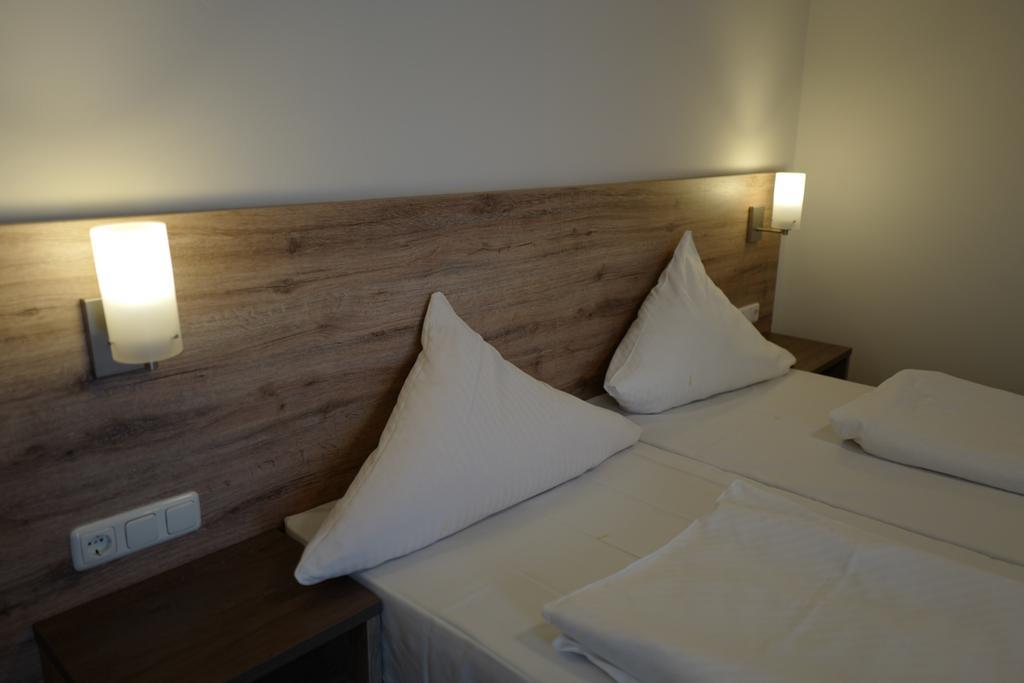 Hotel Stern Gersthofen Exteriör bild